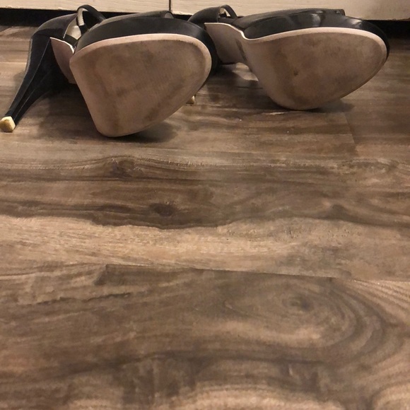 ALDO black patent leather peep toe heels pumps - Picture 7 of 9